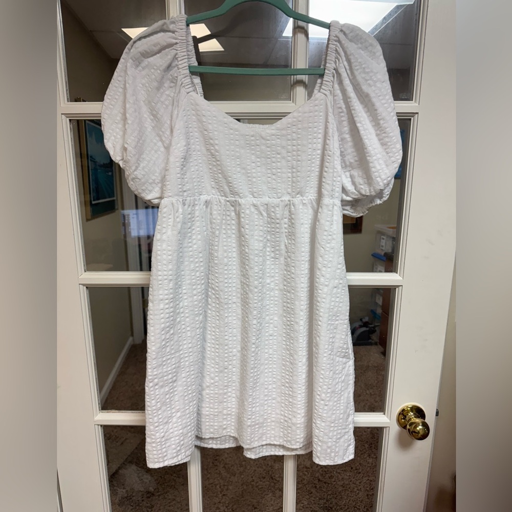 Old Navy White Balloon Sleeves Dress Medium